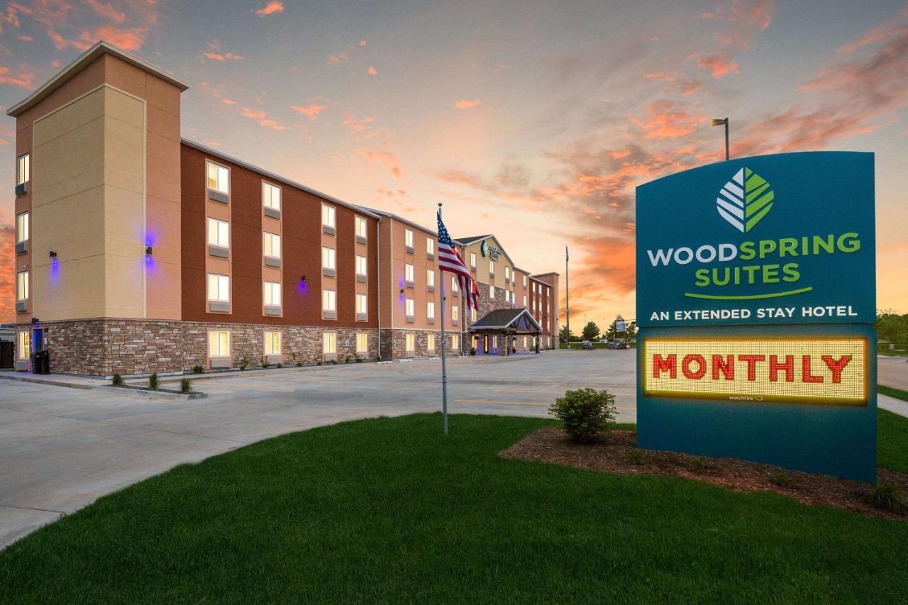 Woodspring Suites Davenport Quad Cities מראה חיצוני תמונה