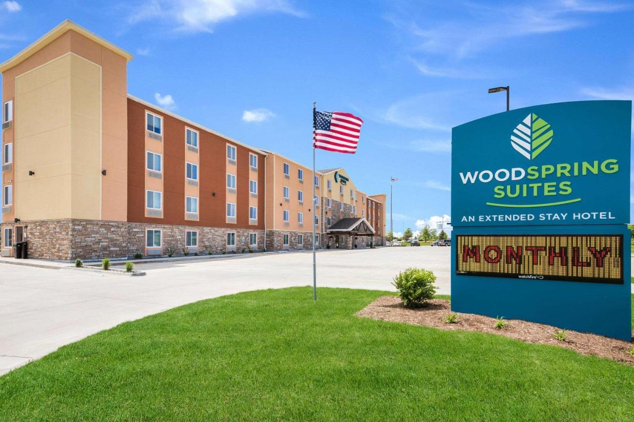 Woodspring Suites Davenport Quad Cities מראה חיצוני תמונה