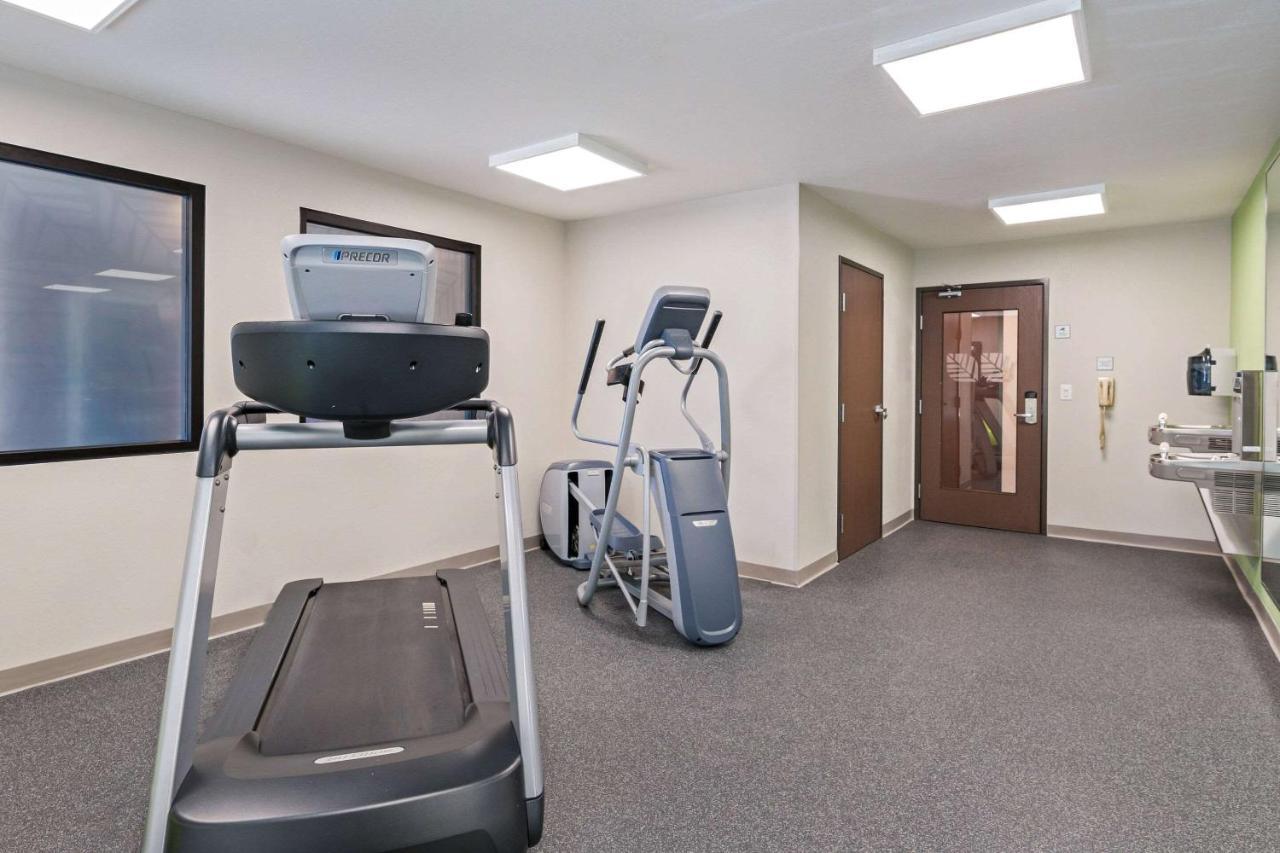 Woodspring Suites Davenport Quad Cities מראה חיצוני תמונה